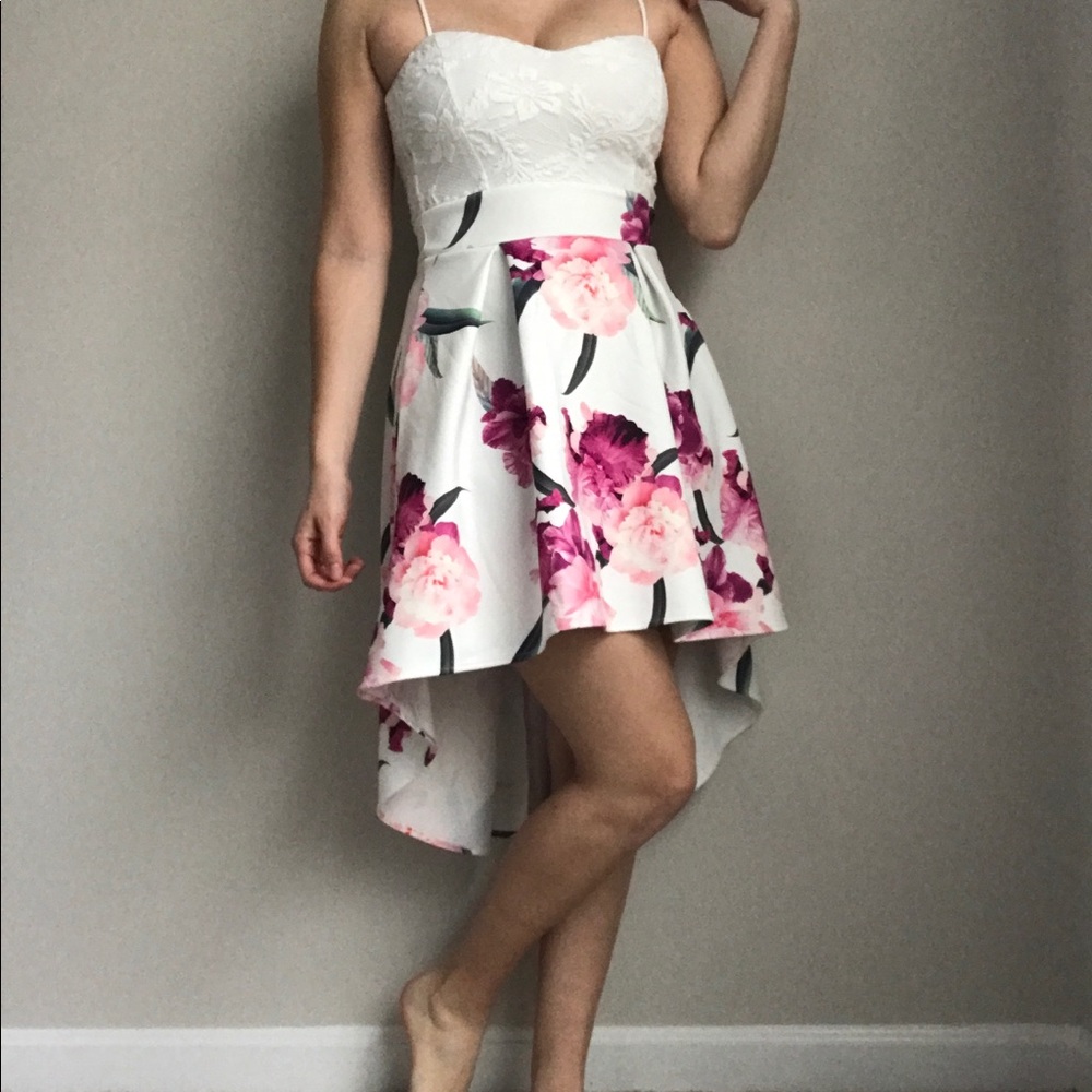 Mini-midi floral dress 🌸